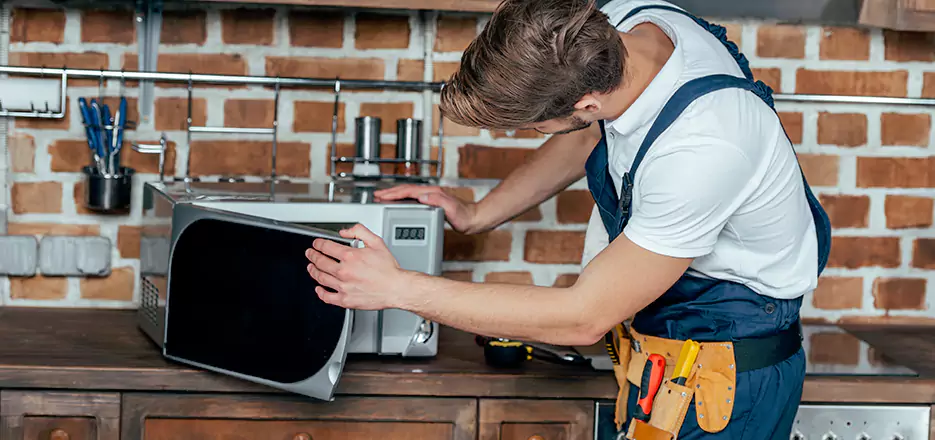 In-Home Microwave Repair in La Jolla